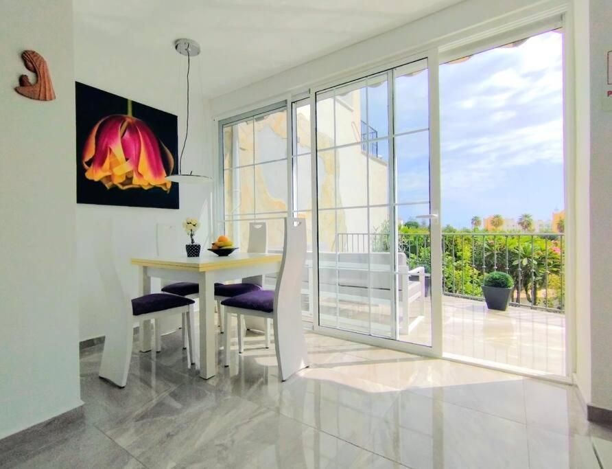 Beautiful 3 Bedroom Townhouse In Urb. Tropicana, Nerja Exterior photo